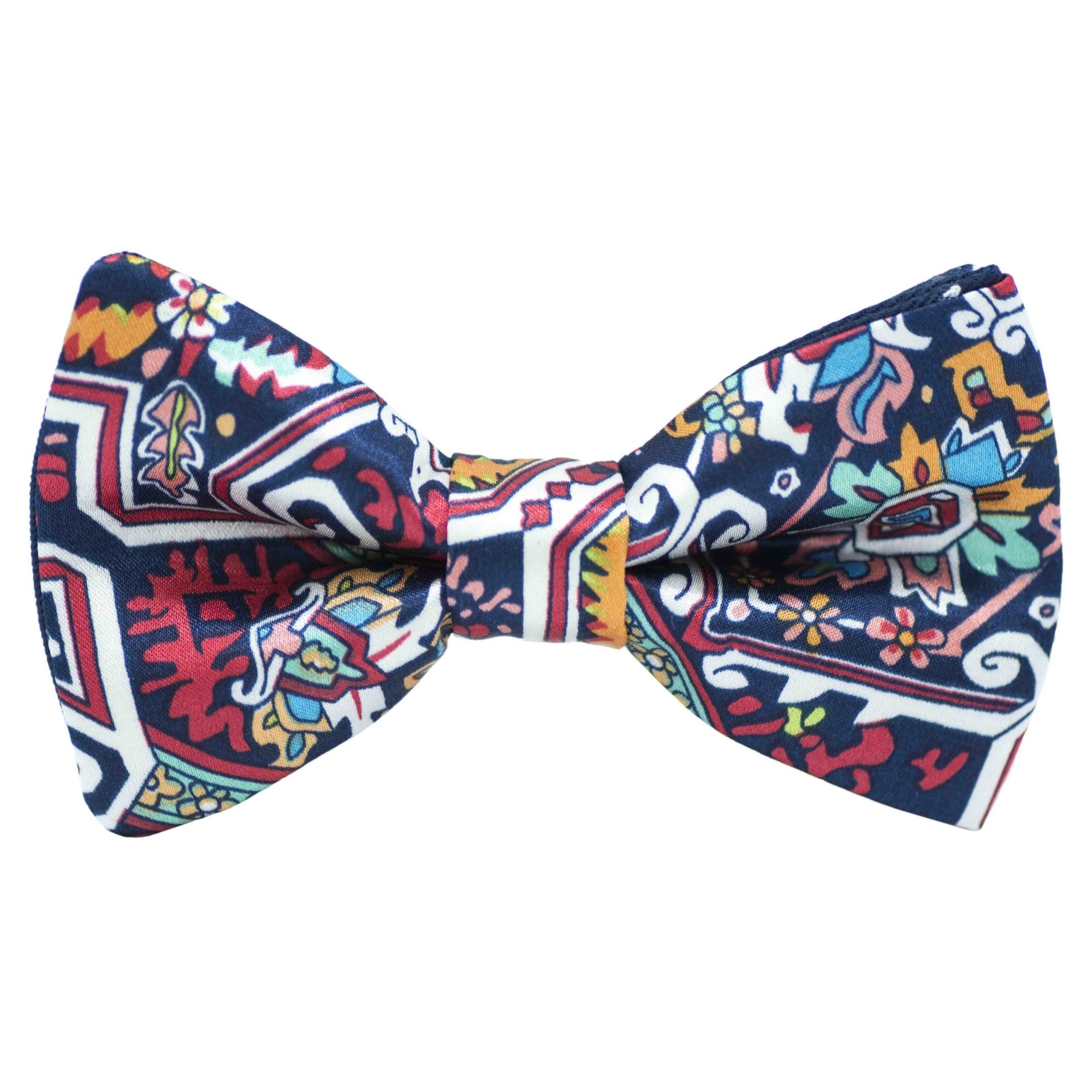 JAGGS_costume_chemise_sur_mesure_bruxelles_noeud_papillon_Mandala_rouge_sur_fond_bleu